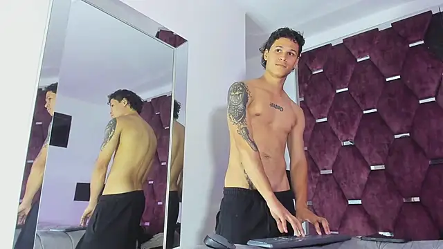 TonyBenedetti Pertunjukan Webcam