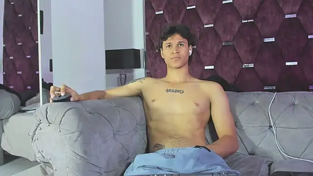 TonyBenedetti Pertunjukan Webcam
