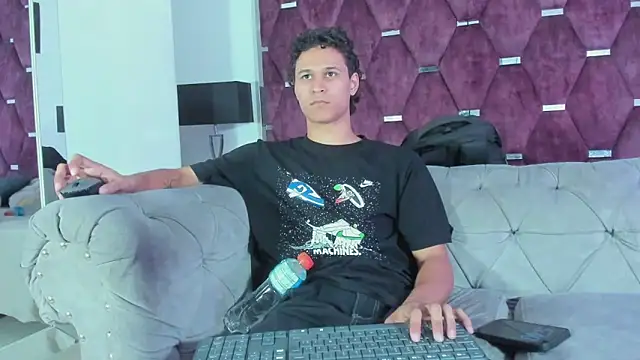 TonyBenedetti 网络视讯表演