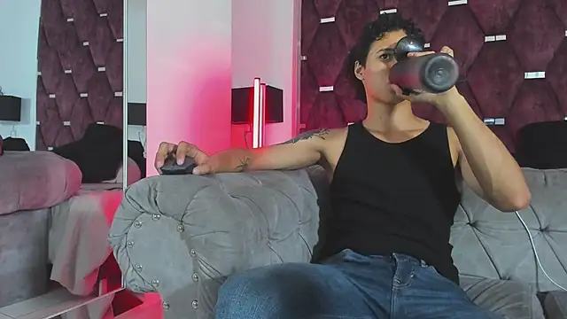 TonyBenedetti Pertunjukan Webcam
