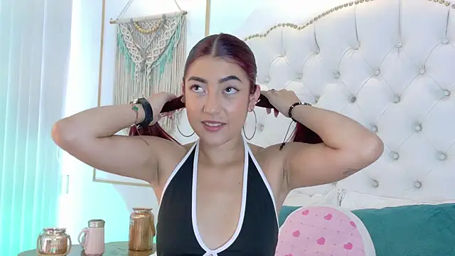 Sara_funy Adlı Modelin Canlı XXX Sohbeti
