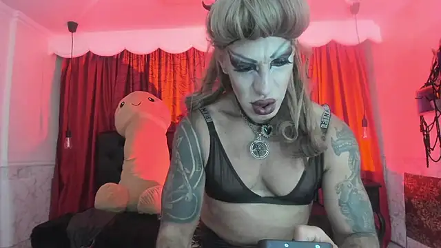 Pokazy przed kamerką – Lilith_madame_satan