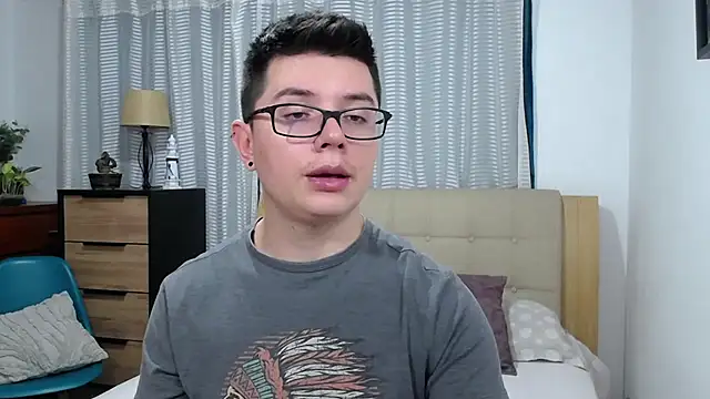 BlackFoXXX69 现场XXX聊天