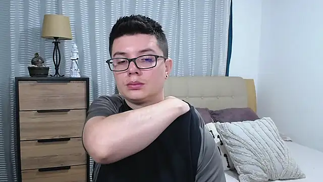 Webkamerová show BlackFoXXX69