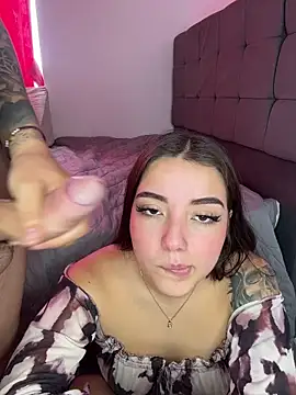 צ'אט XXX בשידור חי של sarah_and_taylor