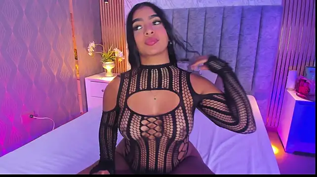 SofiiCruz Adlı Modelin Canlı XXX Sohbeti