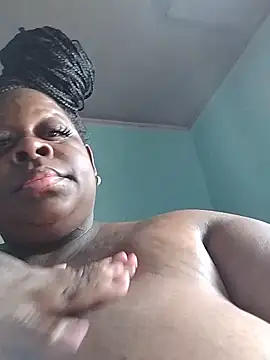 Pinkchocolatebbw 现场XXX聊天