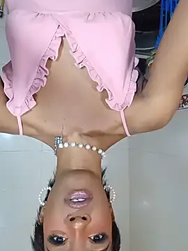 TinnaNoir Chat XXX live