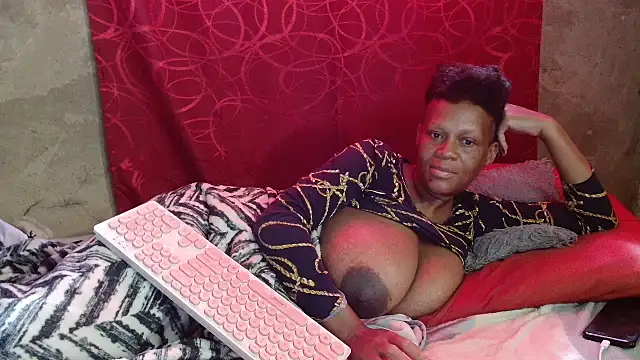 Chatroom XXX en direct de MistressShirleyXXX81