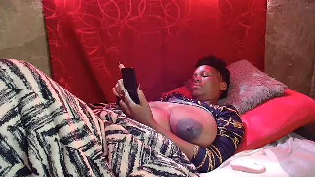 MistressShirleyXXX81 Chat XXX in diretta