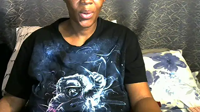 MistressShirleyXXX81 XXX чат на живо
