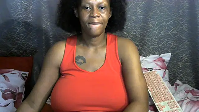 MistressShirleyXXX81 Adlı Modelin Canlı XXX Sohbeti