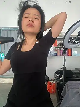 Ivy_Trix2のライブXXXチャット