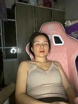 Ivy_Trix2 – live chatrum