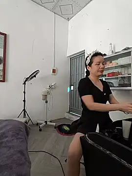Ivy_Trix2's Live XXX Chat