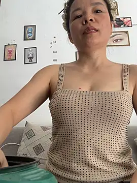 Ivy_Trix2 élő XXX-chatje