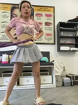 XXX chat uživo modela Ivy_Trix2