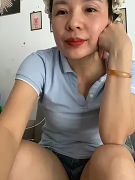 Ivy_Trix2's Live XXX Chat