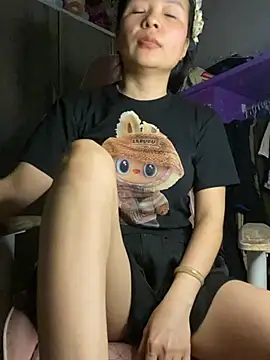 Ivy_Trix2 Live XXX-Chat