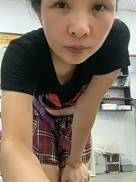Ivy_Trix2's Live XXX Chat