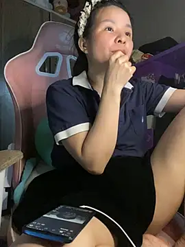 Ivy_Trix2's Live Chat Room