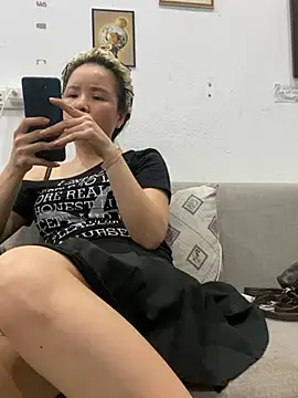 Ivy_Trix2's Live XXX Chat