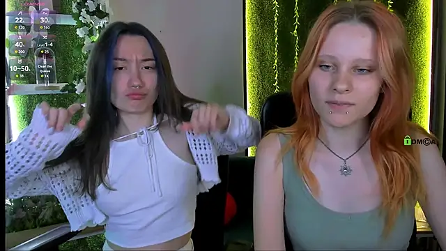 Show modela cassandra_nik na web-kameri