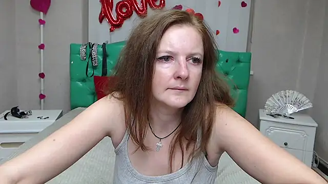 Chat +18 de MeganPirs ao vivo