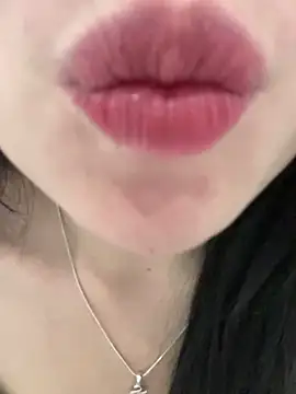 Lilyy_babyy 在線直播表演