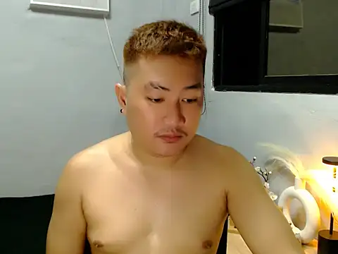 Bigdaddybear888 在線直播表演