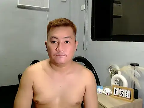 Bigdaddybear888 在線直播表演