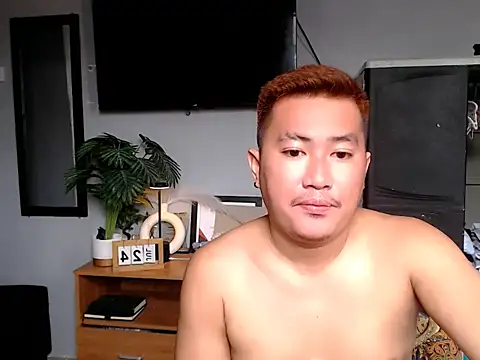 Bigdaddybear888 在線直播表演