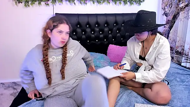 valeria_and_zoe live XXX chat