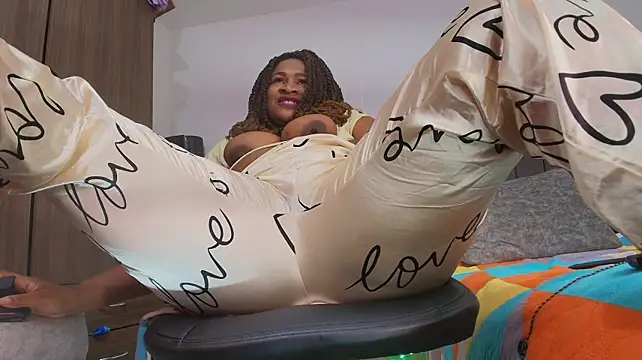 Chat XXX en directo de luxy_benet