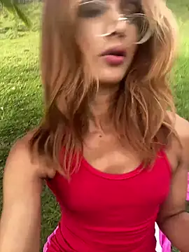 Angela_Garciaa: διαδικτυακό σόου στην κάμερα