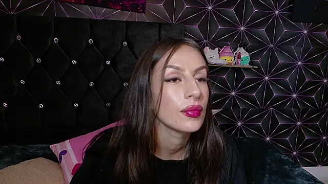 Miis_Beella's Webcam Show