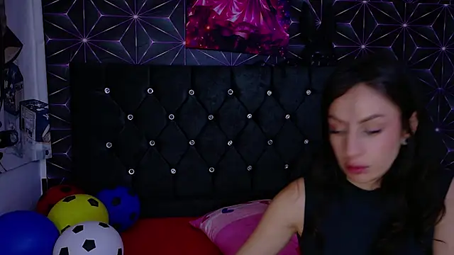 Miis_Beella's Webcam Show