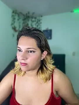 aurora_bela élő XXX-chatje