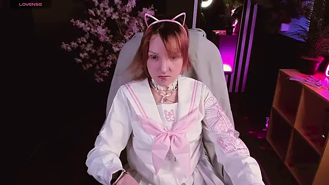 uwu_Foxy_uwu: διαδικτυακό σόου στην κάμερα