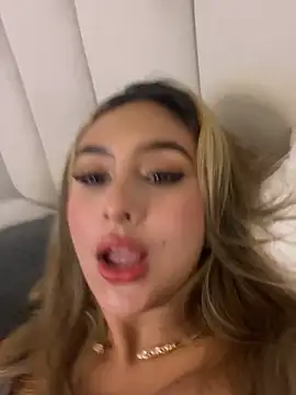 แชท XXX สดของ SamanthaVega_