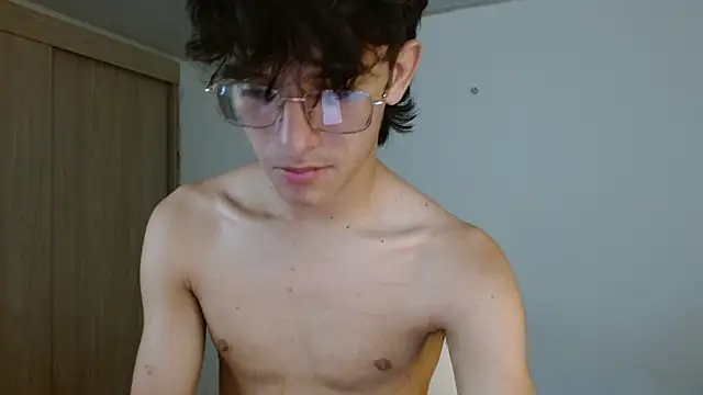 noah_millerx Show Webcam