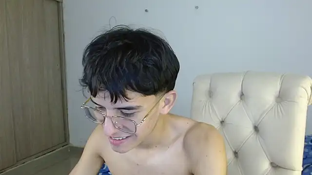 noah_millerx Show Webcam