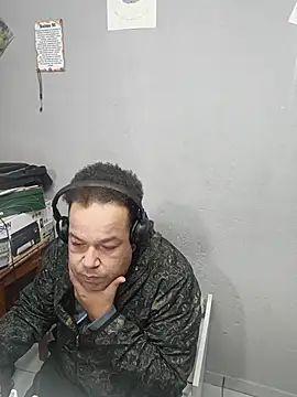 UrsoBissexualPauGrosso Show in webcam