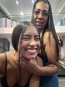 Chat +18 de SAMY_AND_ARI ao vivo