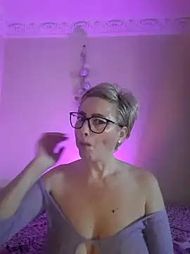 LunaBlaise élő XXX-chatje