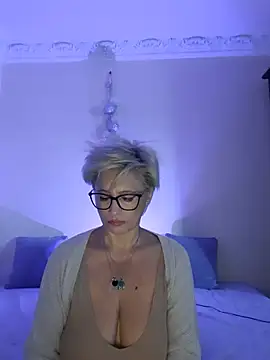 צ'אט XXX בשידור חי של LunaBlaise