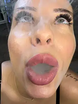 KrystalJade's Webcam Show