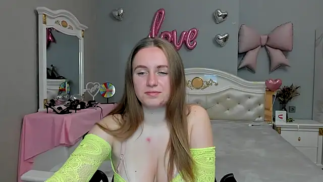 Marisha_Cute: онлайн-секс-чат