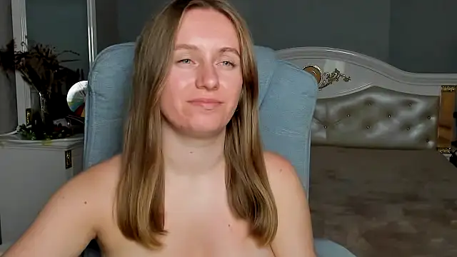 Show modela Marisha_Cute na web-kameri