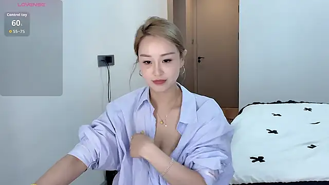 xiaolu-686 在線直播表演